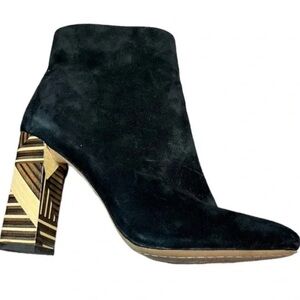 Vince Camuto Brynta Black Suede Ankle Boots with block Geometric Heel-like new